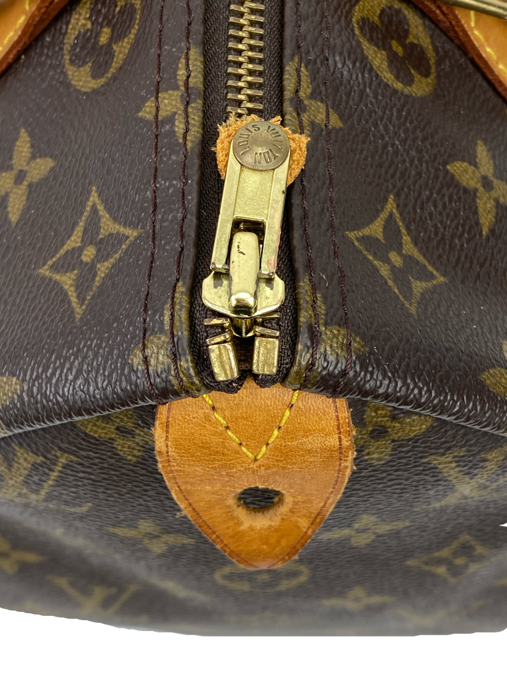 Louis Vuitton Speedy 30 Handbag with Monogram Canvas